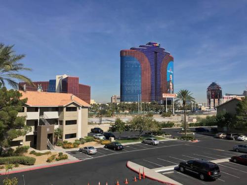 photo_5969748974162267516_x