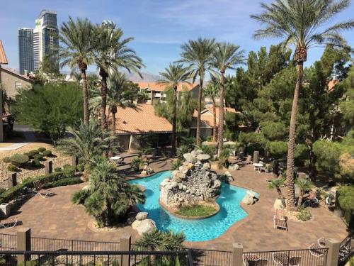 photo_5969748974162267517_x