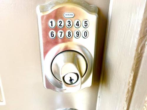 photo_5969748974162267525_x