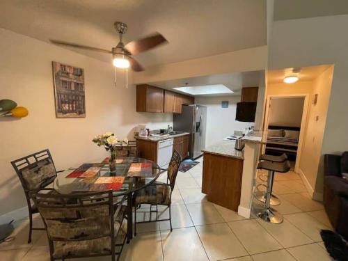 photo_5969748974162267543_x_1